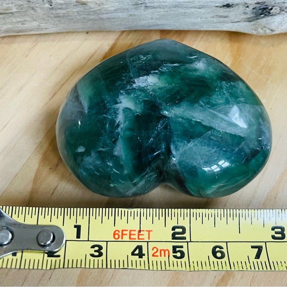 Fluorite heart - Picture 4 of 8